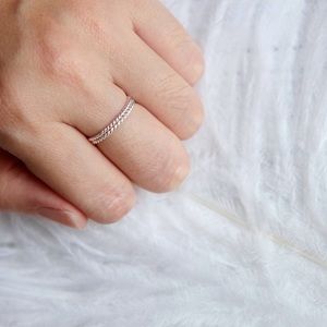 Sterling Silver Minimal Twist Ring Size 7